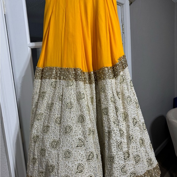 Yellow lengha - Picture 5 of 11